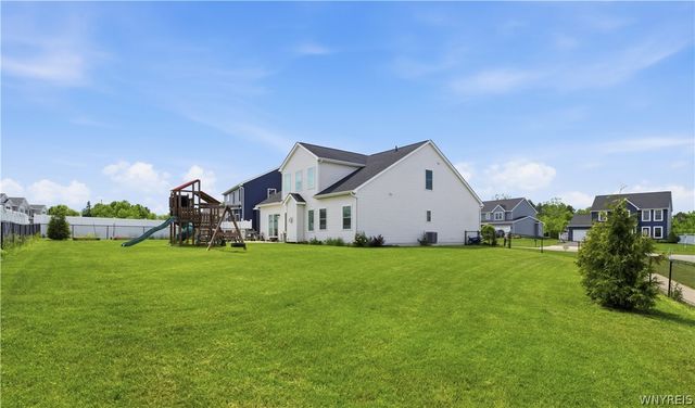 5561 Cooper Ridge, Hamburg, NY 14075