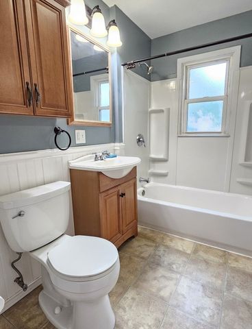 170 Hilldale Lane, Port Barrington, IL 60010