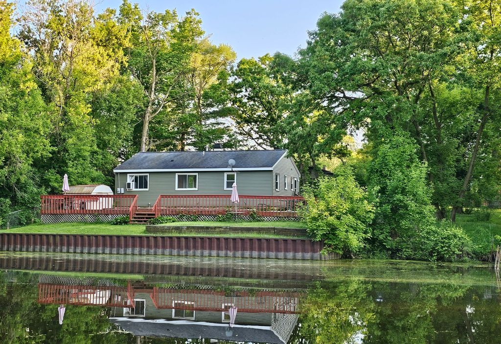 170 Hilldale Lane, Port Barrington, IL 60010