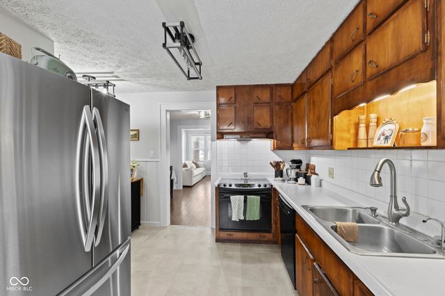 5861 N 75 W, Whiteland, IN 46184