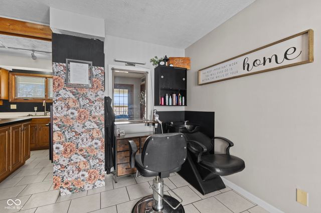 5861 N 75 W, Whiteland, IN 46184