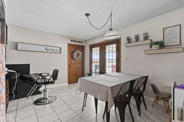 5861 N 75 W, Whiteland, IN 46184