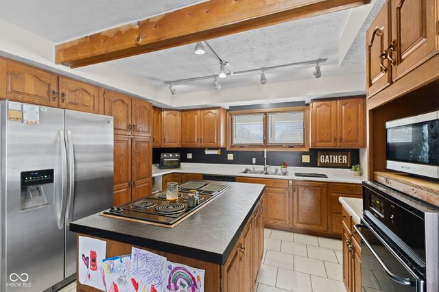 5861 N 75 W, Whiteland, IN 46184