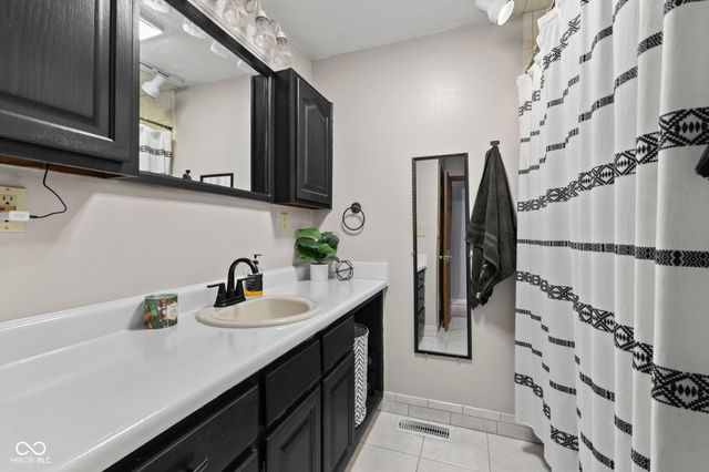 5861 N 75 W, Whiteland, IN 46184