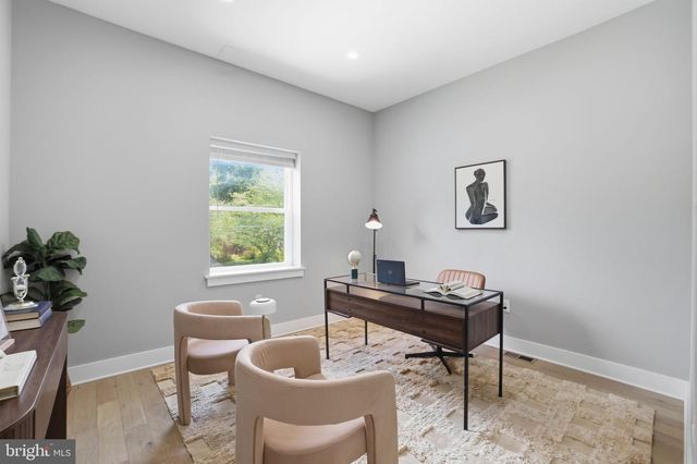7121 W GREENVALE PKWY, Chevy Chase, MD 20815