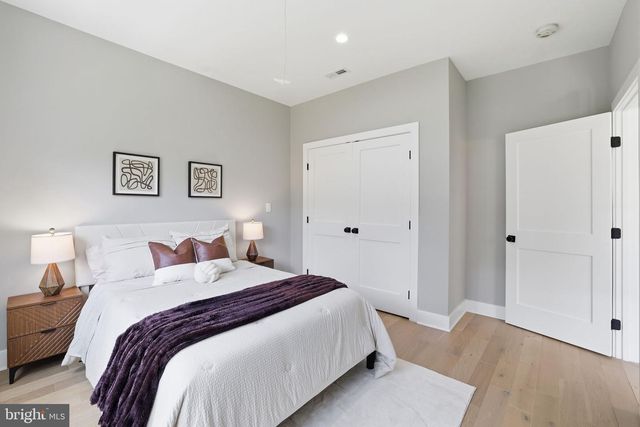 7121 W GREENVALE PKWY, Chevy Chase, MD 20815