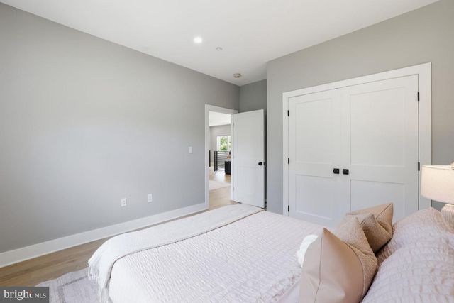 7121 W GREENVALE PKWY, Chevy Chase, MD 20815