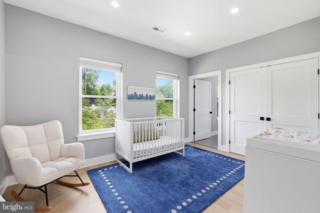 7121 W GREENVALE PKWY, Chevy Chase, MD 20815