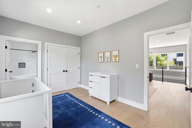 7121 W GREENVALE PKWY, Chevy Chase, MD 20815