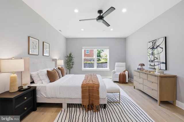 7121 W GREENVALE PKWY, Chevy Chase, MD 20815