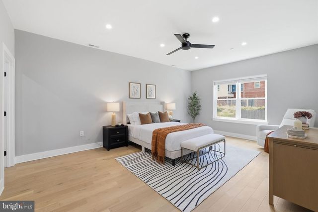 7121 W GREENVALE PKWY, Chevy Chase, MD 20815