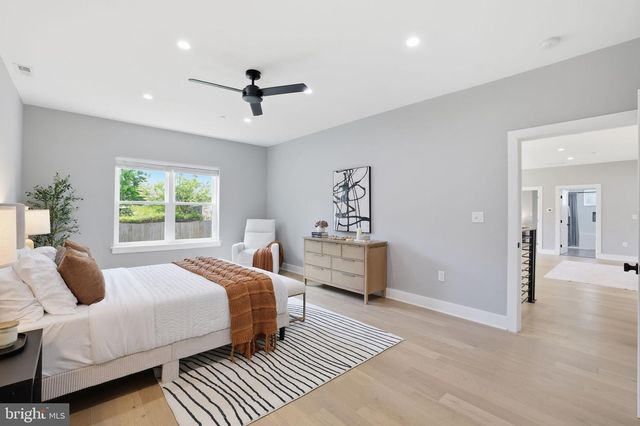 7121 W GREENVALE PKWY, Chevy Chase, MD 20815