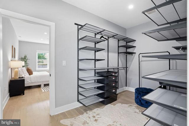 7121 W GREENVALE PKWY, Chevy Chase, MD 20815