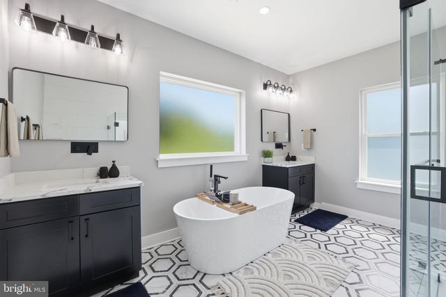 7121 W GREENVALE PKWY, Chevy Chase, MD 20815
