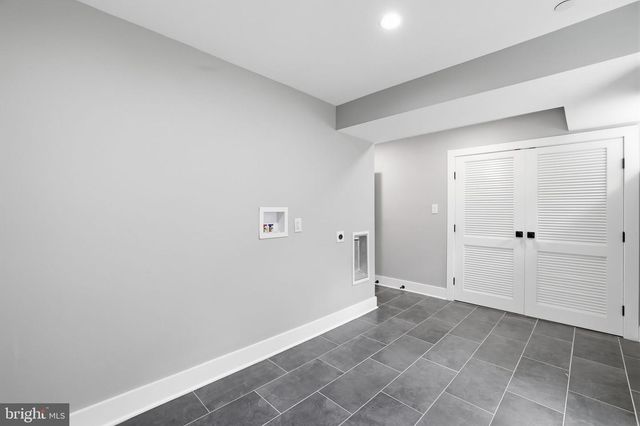 7121 W GREENVALE PKWY, Chevy Chase, MD 20815