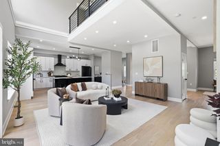 7121 W GREENVALE PKWY, Chevy Chase, MD 20815