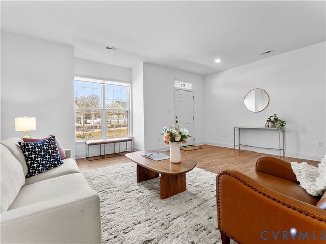 421 Randolph View Dr, Midlothian, VA 23114