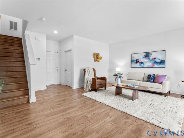 421 Randolph View Dr, Midlothian, VA 23114