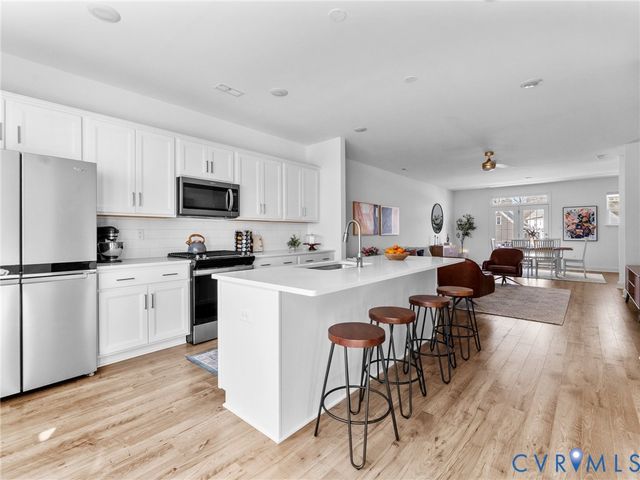 421 Randolph View Dr, Midlothian, VA 23114