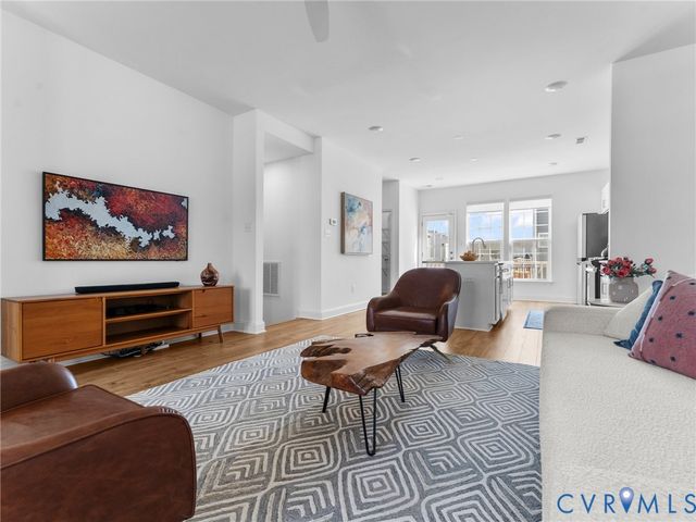 421 Randolph View Dr, Midlothian, VA 23114