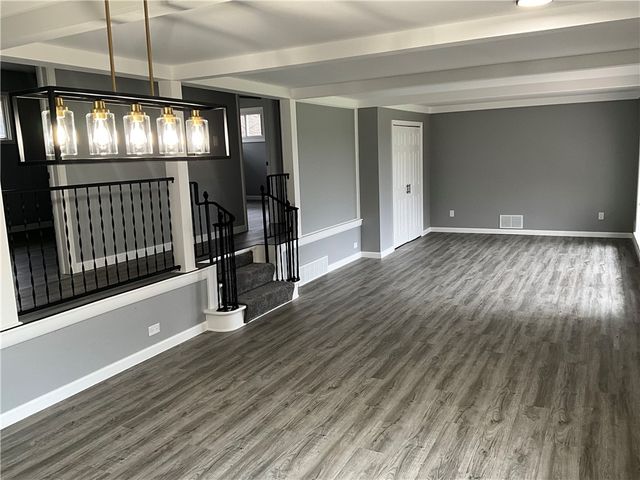 2612 Graceland Rd, Neshannock Twp, PA 16105