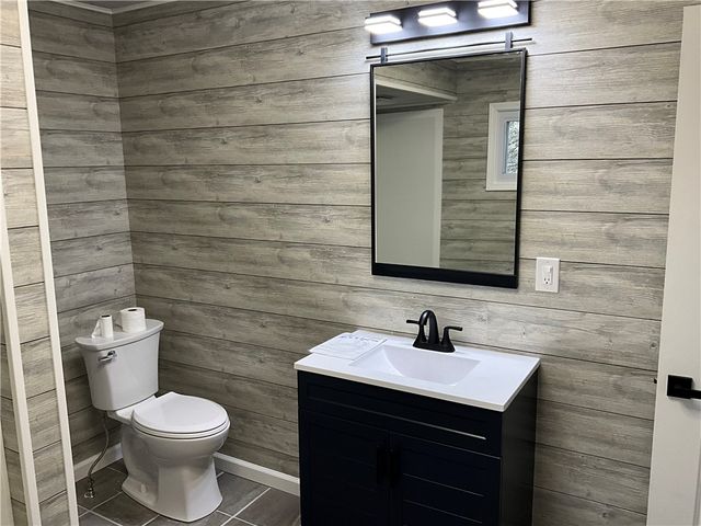 2612 Graceland Rd, Neshannock Twp, PA 16105