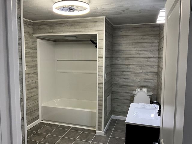 2612 Graceland Rd, Neshannock Twp, PA 16105