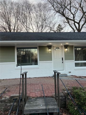 2612 Graceland Rd, Neshannock Twp, PA 16105