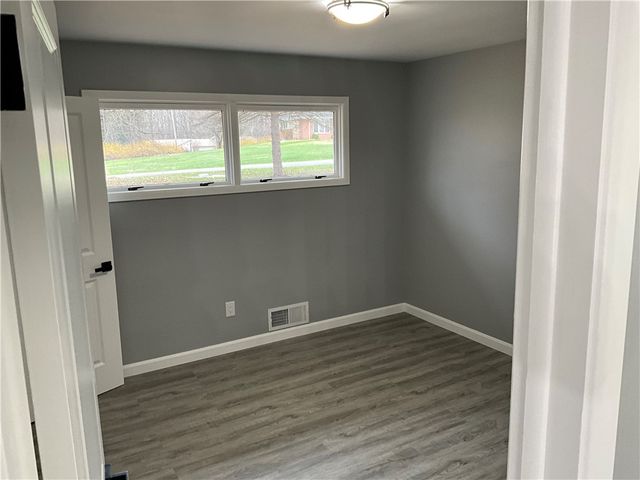 2612 Graceland Rd, Neshannock Twp, PA 16105