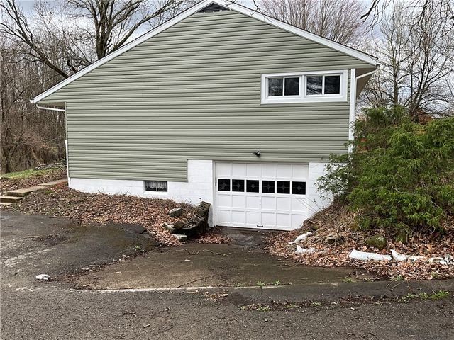 2612 Graceland Rd, Neshannock Twp, PA 16105