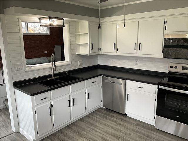 2612 Graceland Rd, Neshannock Twp, PA 16105