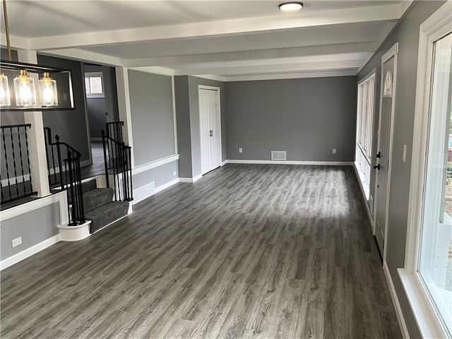 2612 Graceland Rd, Neshannock Twp, PA 16105