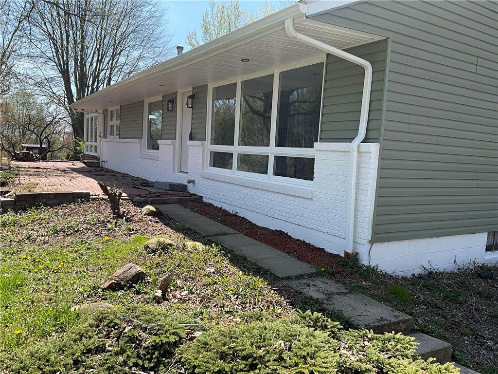 2612 Graceland Rd, Neshannock Twp, PA 16105