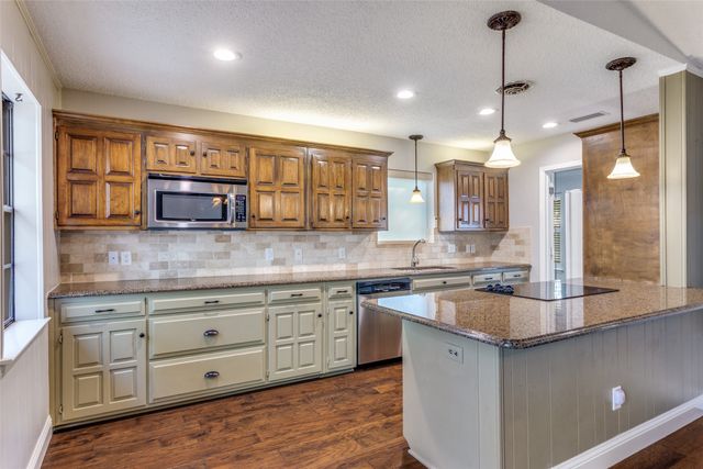 411 Washington Drive, Arlington, TX 76011