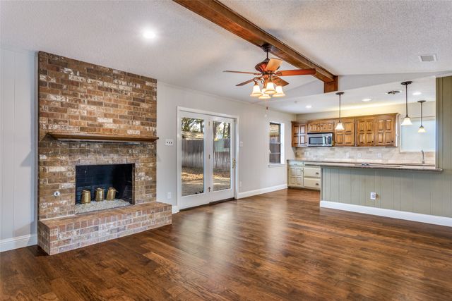 411 Washington Drive, Arlington, TX 76011