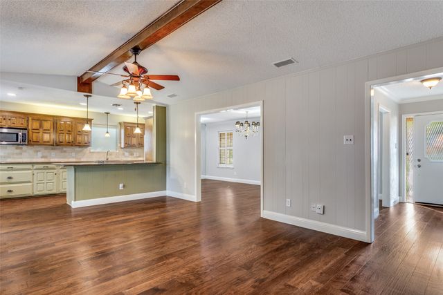 411 Washington Drive, Arlington, TX 76011