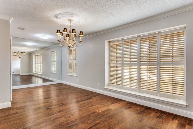 411 Washington Drive, Arlington, TX 76011