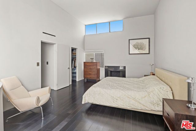 11925 Goshen Avenue 3, Los Angeles, CA 90049