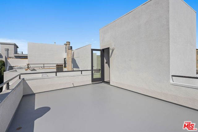 11925 Goshen Avenue 3, Los Angeles, CA 90049