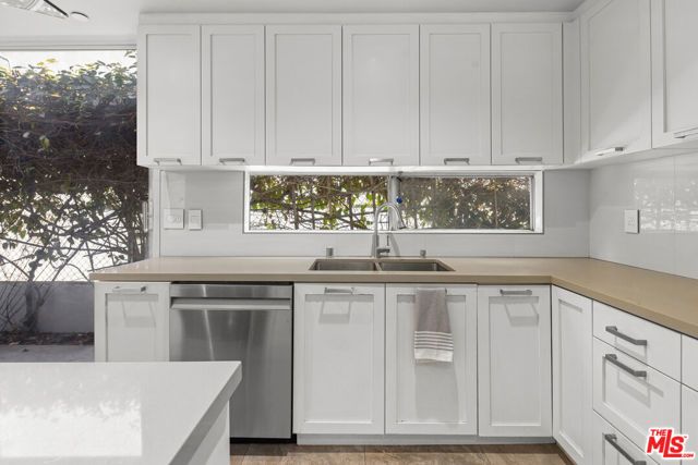 11925 Goshen Avenue 3, Los Angeles, CA 90049