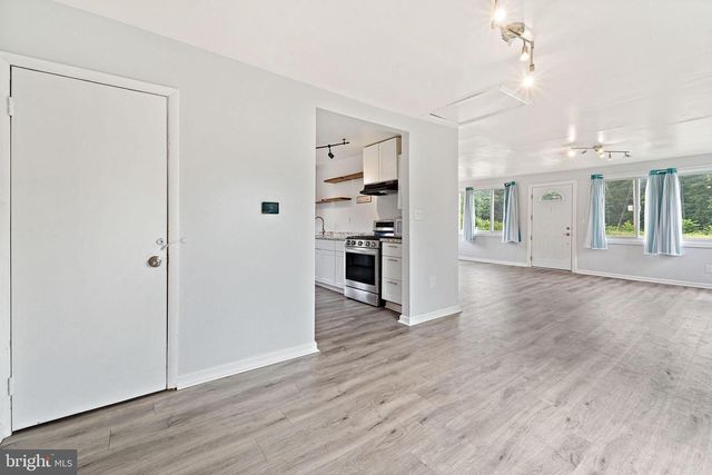 5 SICKLERVILLE RD, Sicklerville, NJ 08081