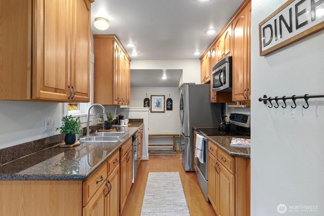 1516 NE 96th Street, Seattle, WA 98115