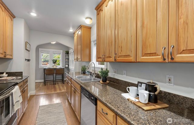 1516 NE 96th Street, Seattle, WA 98115