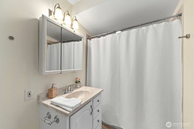 1516 NE 96th Street, Seattle, WA 98115