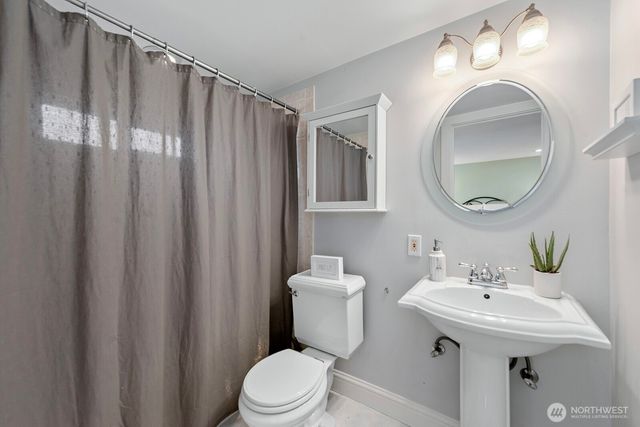 1516 NE 96th Street, Seattle, WA 98115