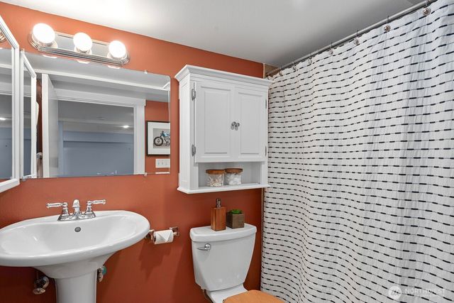 1516 NE 96th Street, Seattle, WA 98115