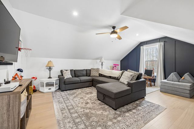 581 Belmont Rd, Clarksville, TN 37040