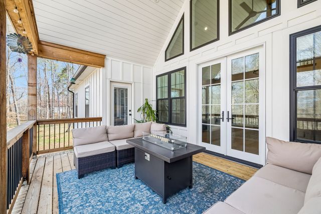 581 Belmont Rd, Clarksville, TN 37040