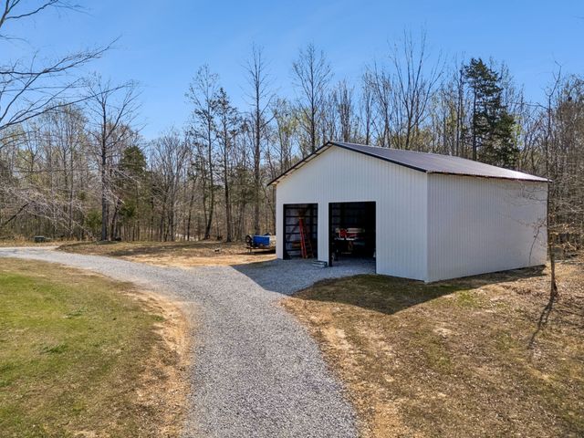 581 Belmont Rd, Clarksville, TN 37040