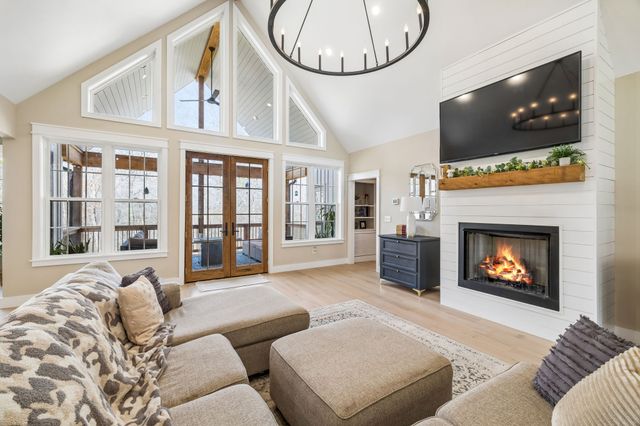 581 Belmont Rd, Clarksville, TN 37040